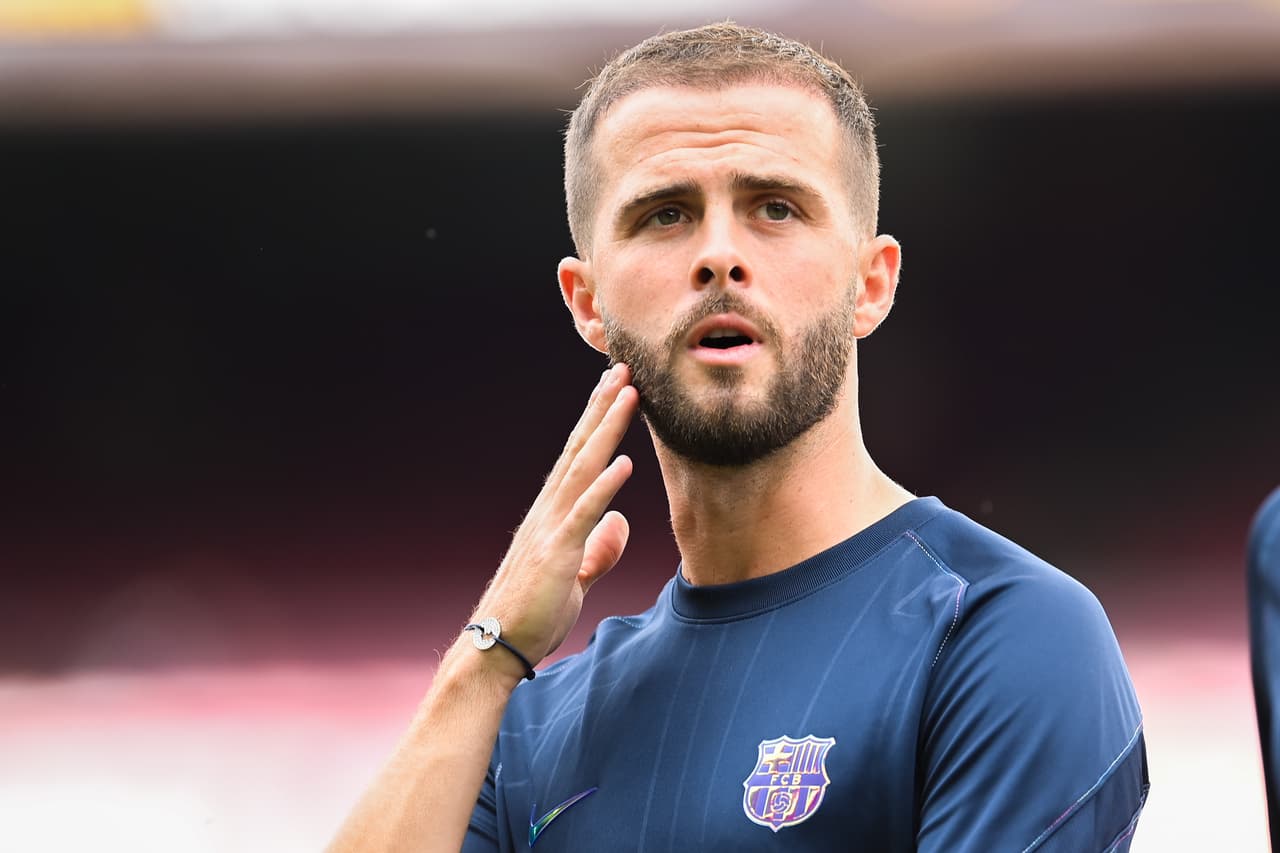 Miralem Pjanic, ya fuera del Barcelona, asegura que Ronald Koeman le faltó al respeto