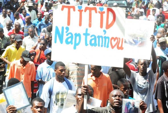 La titular del consejo ejecutivo del partido de Aristide, Maryse Narcisse, dijo que el ex presidente haría caso omiso a ese pedido.