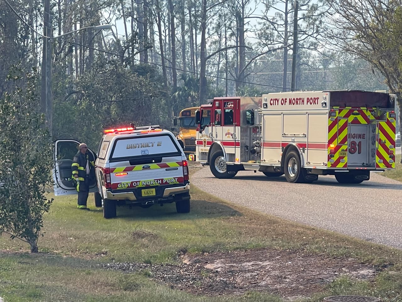La Escuela Imagine, el centro de Gimnasia North Port y la guardería Building Blox fueron evacuados y las niños fueron ubicados inicialmente en el Suncoast Technical College.