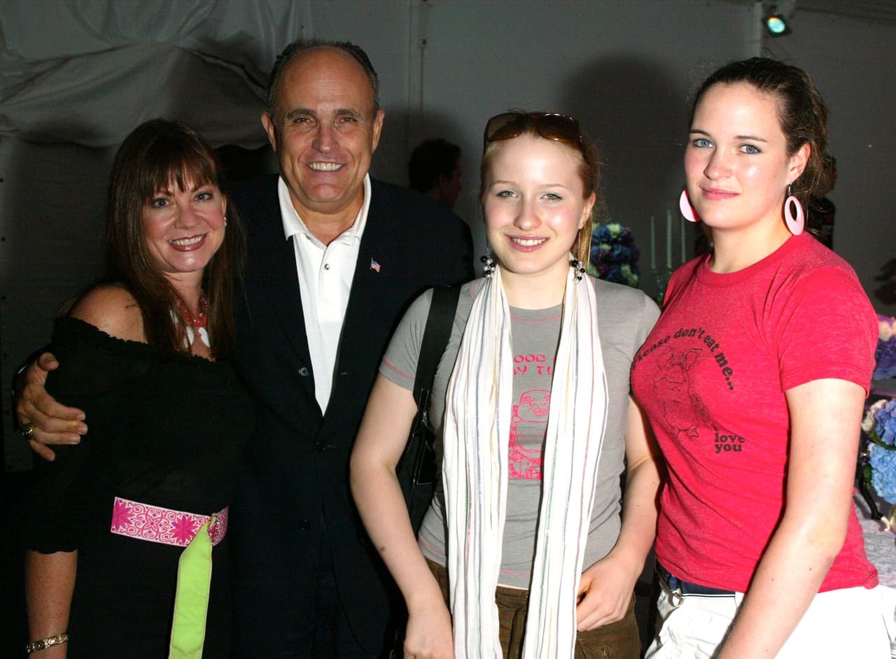 "Voten por Joe Biden": el duro mensaje de la hija de Rudy Giuliani, el abogado de Trump