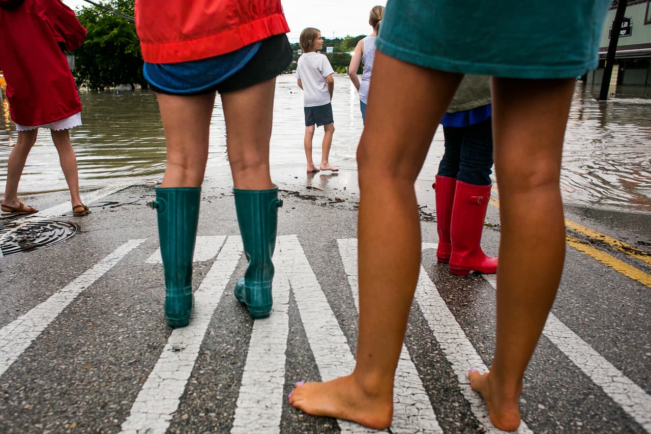 Algunas zonas de la ciudad quedaron bajo el agua luego de intensas lluvias.