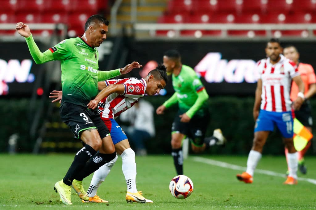 Lezcano (10’) abrió el marcador para adelantar al cuadro fronterizo y Ariel Matías crecía la ventaja al 29’. JJ Macías (77’) apareció para descontar en la segunda mitad. El Rebaño sólo acumula dos derrotas y dos empates. En la siguiente fecha, Chivas visitará al León y Bravos hará lo propio ante Puebla.