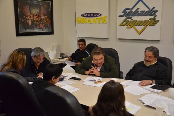 Braulio y Joselyn, nuestros pequeños conductores también estuvieron presentes en la reunión de equipo aportando sus opiniones.