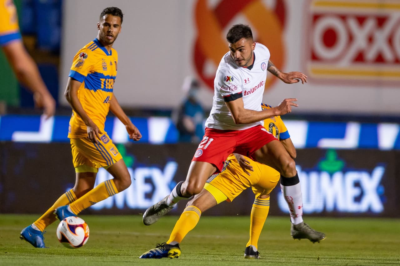 El goledor del torneo Alexis Canelo se encarga de anotar el gol que la da la victoria a Toluca 0-1 sobre Tigres. Los regios han conseguido cuatro de los últimos 12 puntos y los Diablos se suben a la segunda posición de la tabla de manera momentánea.