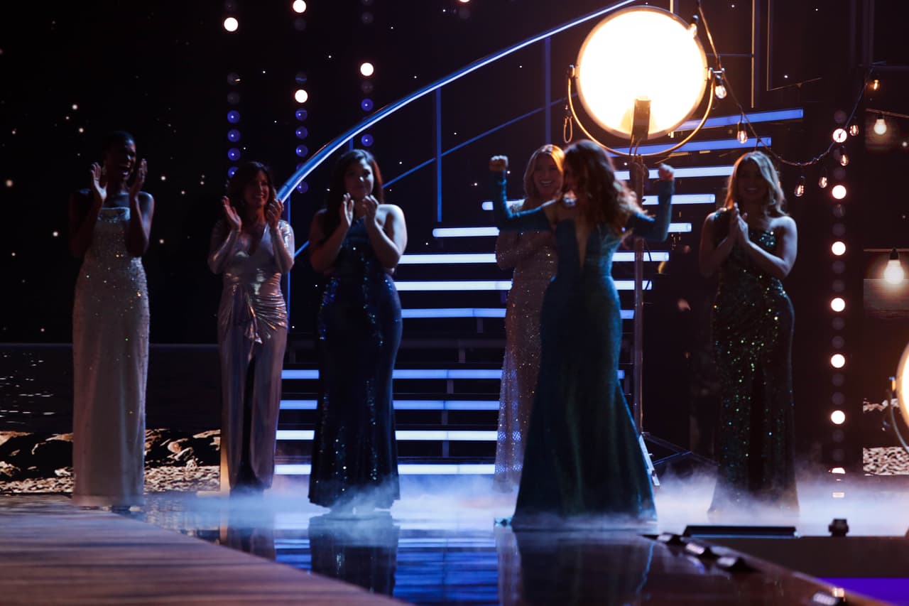 La tercera gala de Nuestra Belleza Latia no sólo sufrió la salida de una de las 10 que ya habitaban la casa, sino que contó con el ingreso de una más del Segundo Chance. Las candidatas eran Jessica Castillo y Massiel Mantilla.