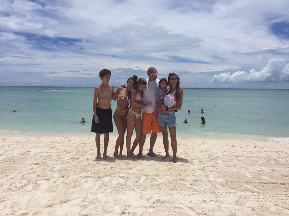 Los Tacher siempre tan unidos, disfrutando de la belleza de las playas mexicanas.