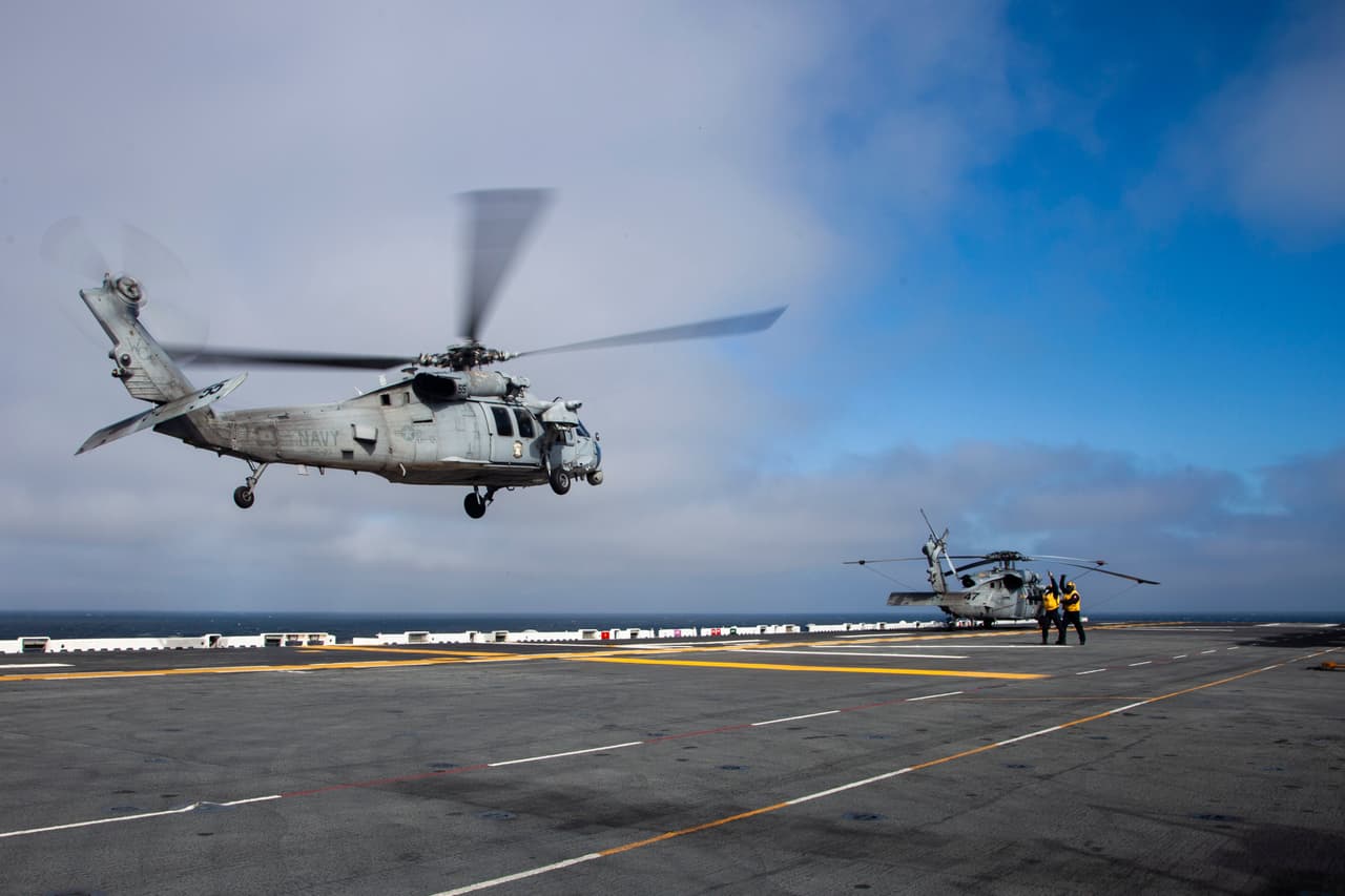 El reconocimiento del vehículo de asalto anfibio (AAV) se dio a conocer este martes, tras haberse suspendido la búsqueda que por 48 realizaron los equipos de expedición y rescate de la marina en la zona del accidente.