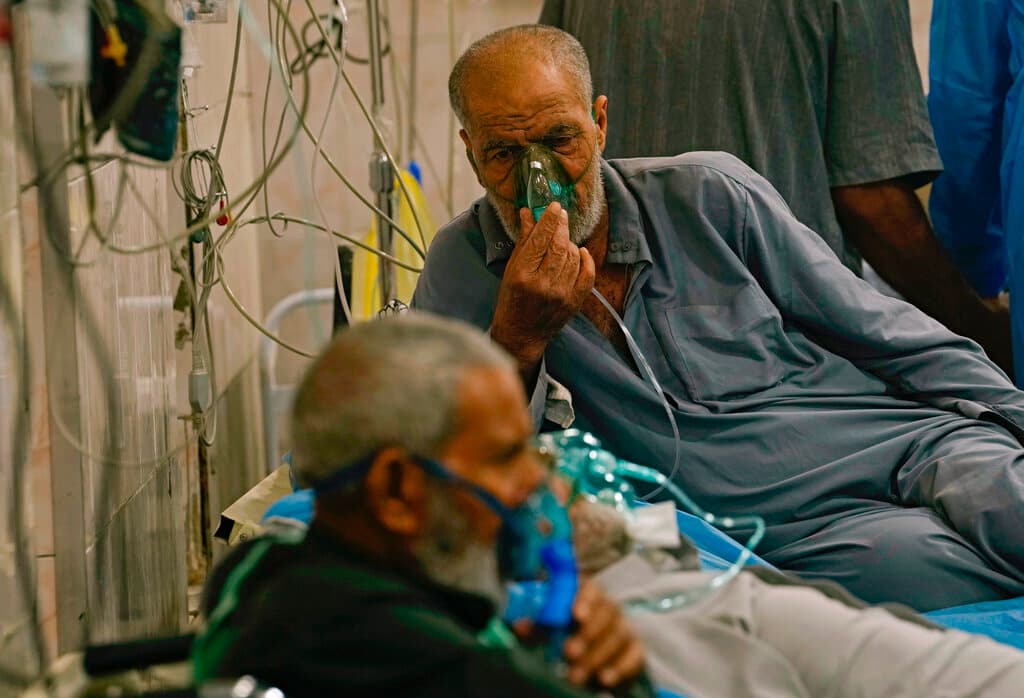 El Ministerio de Salud de Irak dijo que el lunes se produjeron 
<b>al menos 1,700 casos de afecciones respiratorias graves en Bagdad</b> a causa de la tormenta.