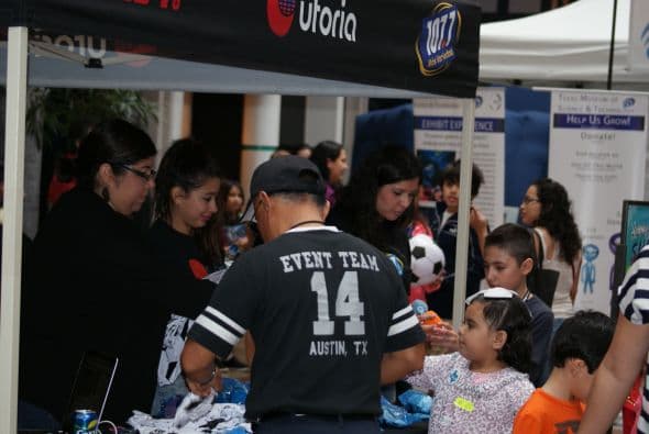 Miles se dieron cita a la octava edición de la Feria Para Aprender, en donde la comunidad hispana recibió información sobre educación en todos los niveles.
