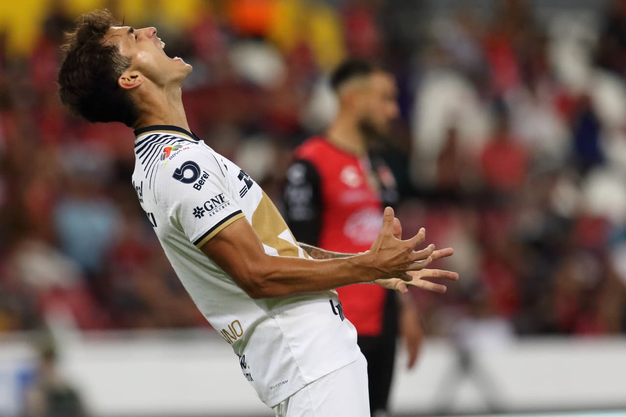 Atlas y Pumas se quedaron con las ganas y de la victoria al dividir puntos en un partido en el que humo emociones pero no goles.