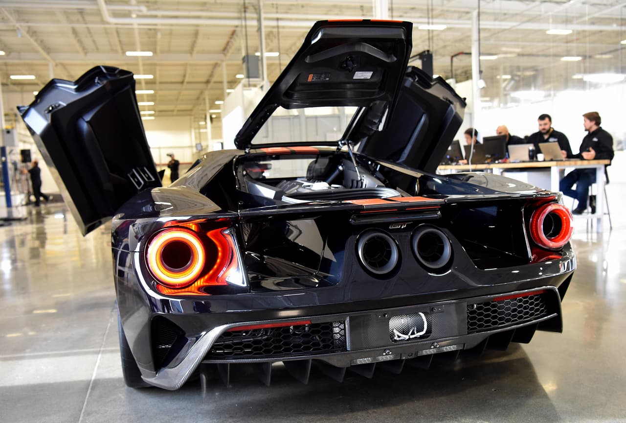 El Ford GT 2017 está equipado con una versión especial de Motor V6 EcoBoost 3.5 litros que desarrolla 630 caballos de fuerza.