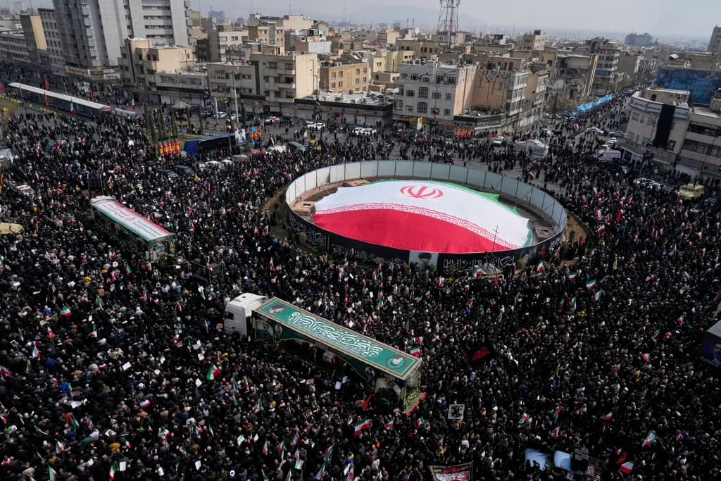 Noticias sobre la guerra en Irán hoy: Teherán lanza ataques contra países del Golfo y drones impactan cerca del aeropuerto de Dubai