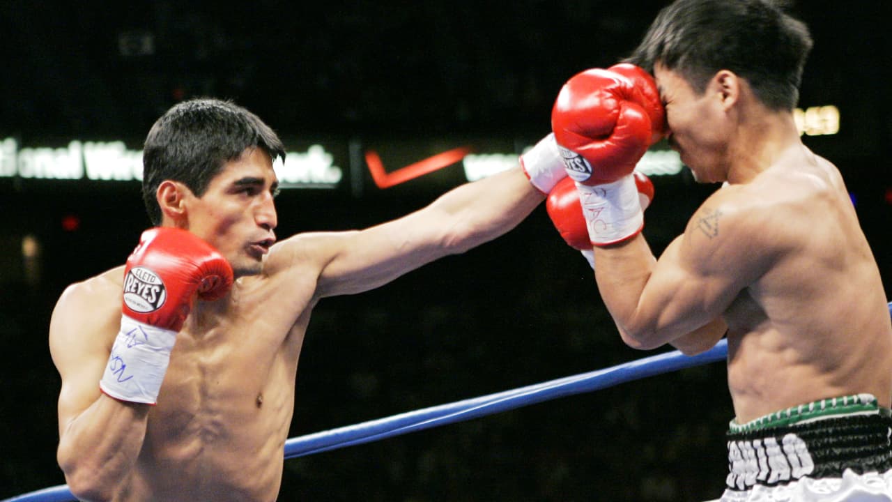 Erik Morales | ‘El Terrible’ Fue el primer púgil mexicano que venció a la leyenda filipina, Pacquiao. Ganó títulos mundiales en cuatro divisiones de peso. Sus números: 52 victorias (36 KO’s) y nueve derrotas.