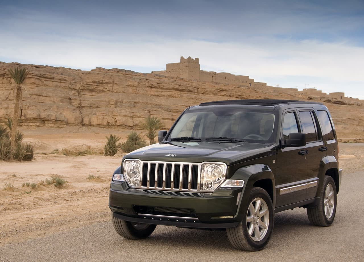 <h3 class="cms-H3-H3"><b>10. Jeep Cherokee / Grand Cherokee</b></h3>
<br>
<ul>
 <li style="box-sizing: border-box; margin: 0px 0px 20px; padding: 0px; border: 0px; outline: 0px; background: 0px 0px; font-size: 18px; vertical-align: baseline; text-size-adjust: 100%; color: rgb(0, 0, 0);"><b>Número de robos: </b>9,818</li>
 <li style="box-sizing: border-box; margin: 0px 0px 20px; padding: 0px; border: 0px; outline: 0px; background: 0px 0px; font-size: 18px; vertical-align: baseline; text-size-adjust: 100%; color: rgb(0, 0, 0);"><b>Edición más robada:</b> 2000 (646 unidades) </li>
 <li style="box-sizing: border-box; margin: 0px; padding: 0px; border: 0px; outline: 0px; background: 0px 0px; font-size: 18px; vertical-align: baseline; text-size-adjust: 100%; color: rgb(0, 0, 0);"><b>Robos por cada 1,000 unidades:</b> 3</li>
</ul>