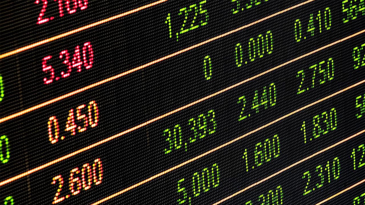 <h3 class="cms-H3-H3"><b>Tus cuentas de inversión se recuperan</b></h3>
<br>Esperar al momento adecuado para solicitar tu pensión ayuda para que 
<b>tus cuentas de inversión se recuperen y el dinero te sea suficiente</b>. 
<br>
<br>Por ejemplo, si tienes 
<b>pendientes de renta</b>, puedes 
<b>terminar de pagarlos</b> antes de depender solamente de tu retiro.