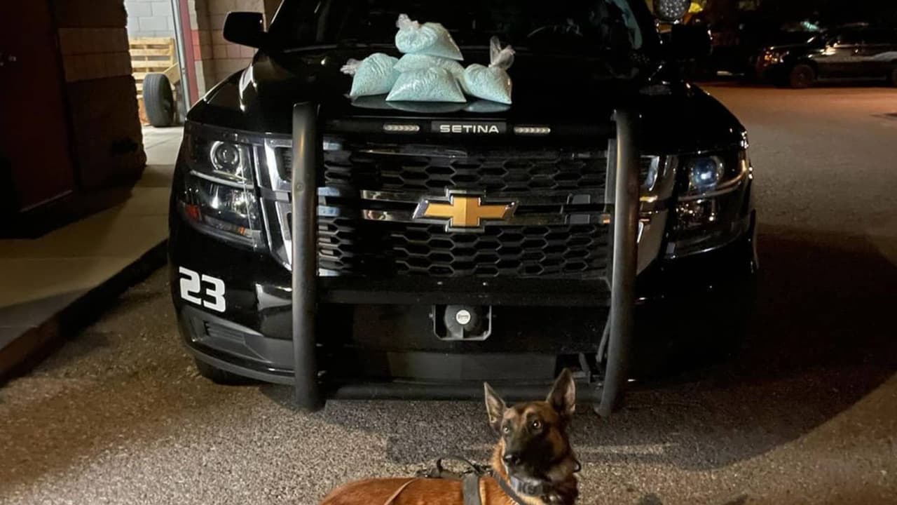 Llevaba 50,000 pastillas de fentanilo y lo detuvieron en una parada de tráfico en Cottonwood, Arizona
