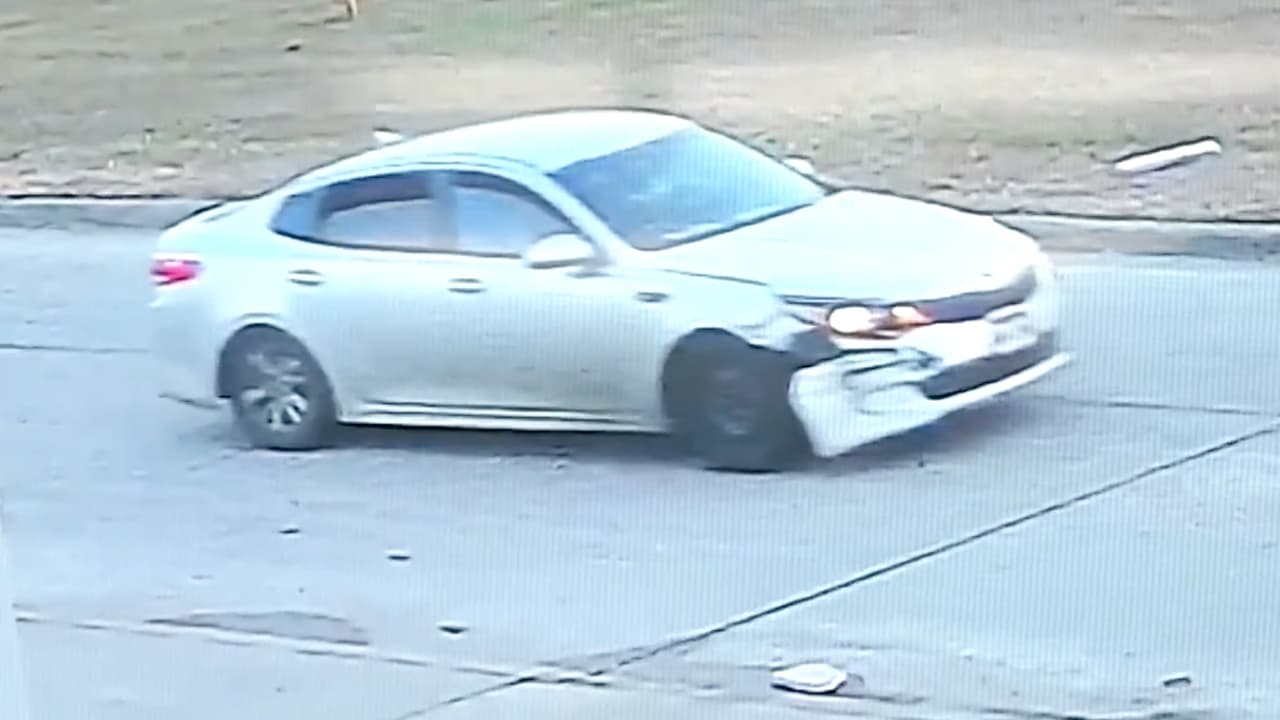 La policía interrogó a los familiares y revisarán las cámaras de seguridad del área para intentar identificar al sospechoso.