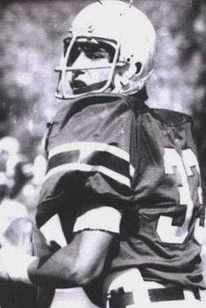 En 1981, Yáñez pertenecía al equipo Lobos Plateados del Instituto Politécnico Nacional (IPN) en México.