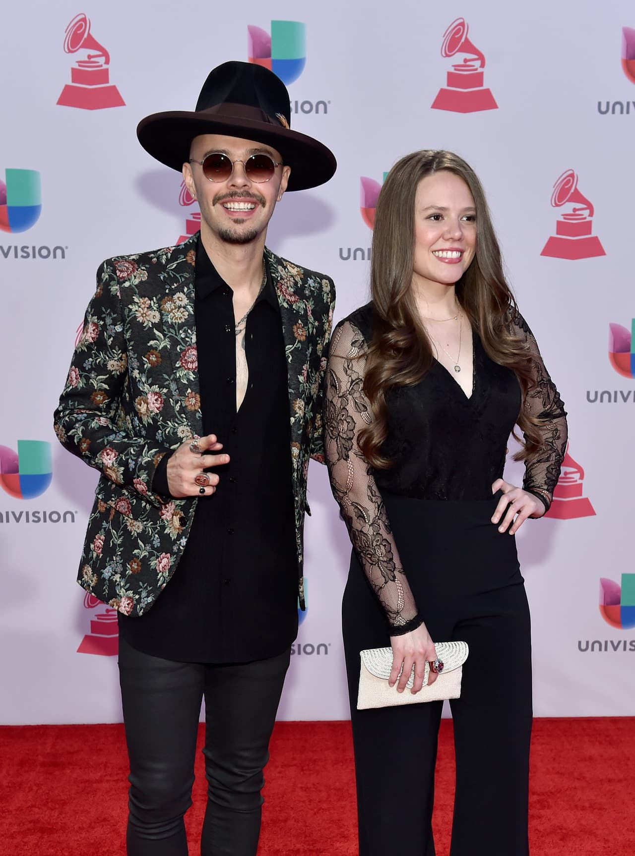 No decimos que su look sea de terror, pero definitivamente pudo irse mejor a la alfombra de este gran show.