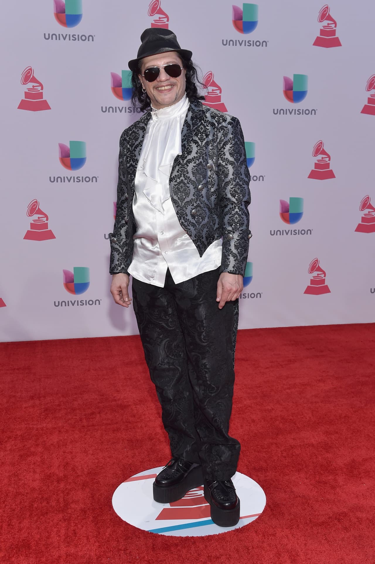 ¡Qué alguien le explique a Fernando Otero que menos es más!