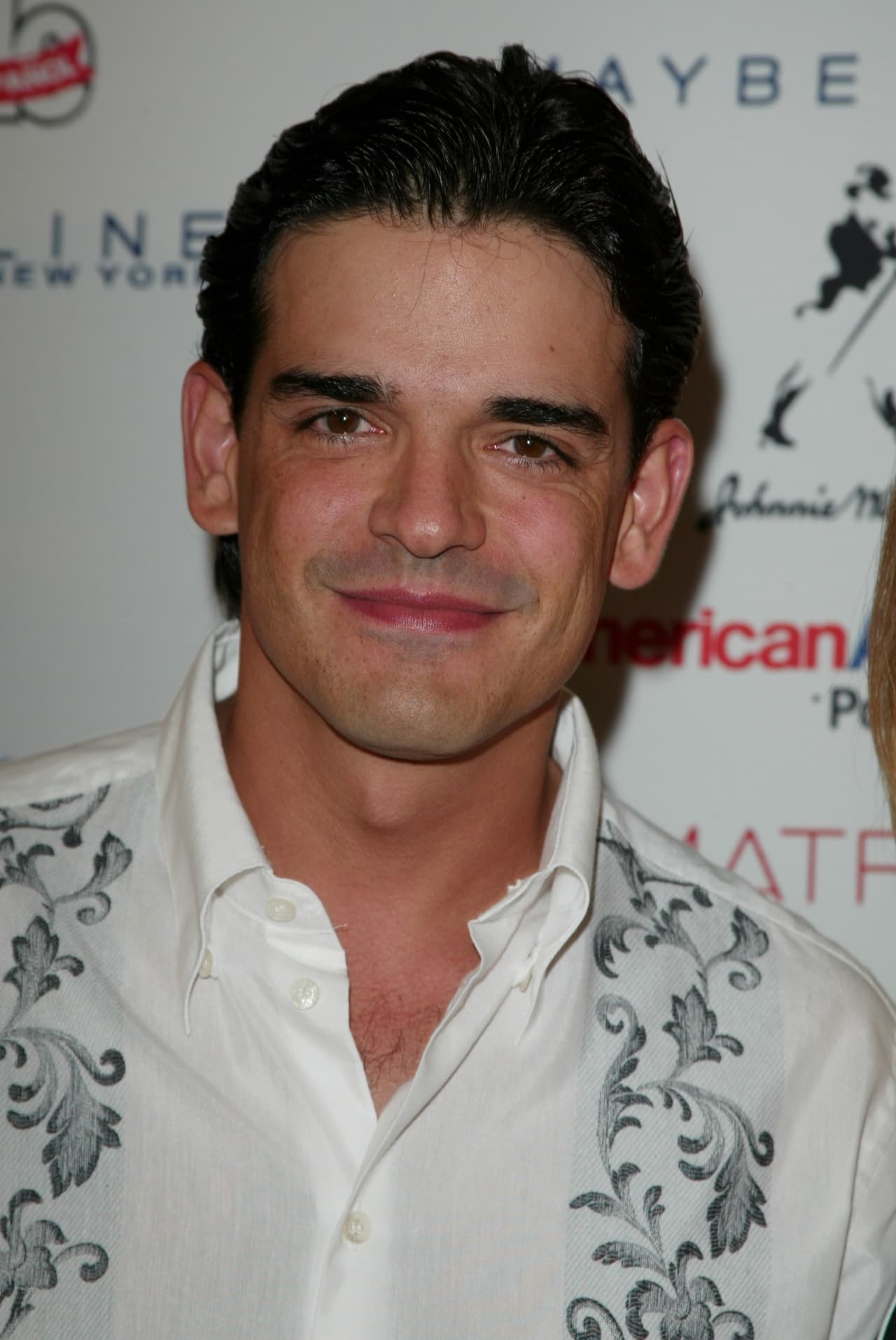 Gaby Spanic y José Ángel Llamas se conocieron en 2002. Aunque al principio no lo quisieron aceptar, hicieron pública su relación una vez que se divorciaron de sus anteriores parejas. El romance duró menos de un año.