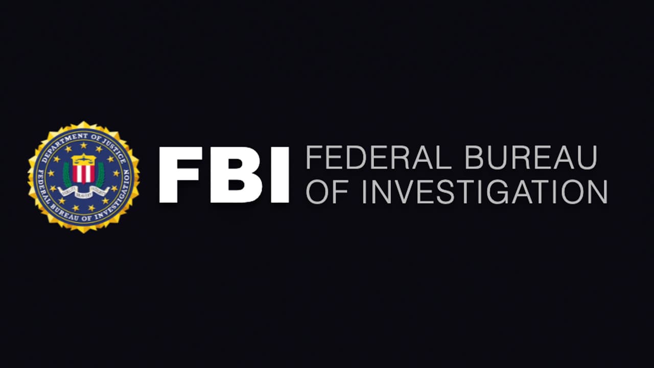 Por eso, el FBI Houston hace un llamado a los residentes para que no se dejen engañar por personas que utilizan identidades falsas en Internet.