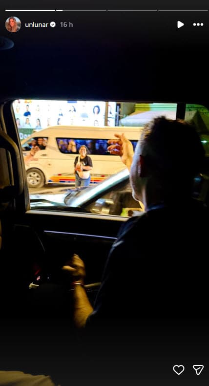Alejandro Sanz y Stephanie Cayo.