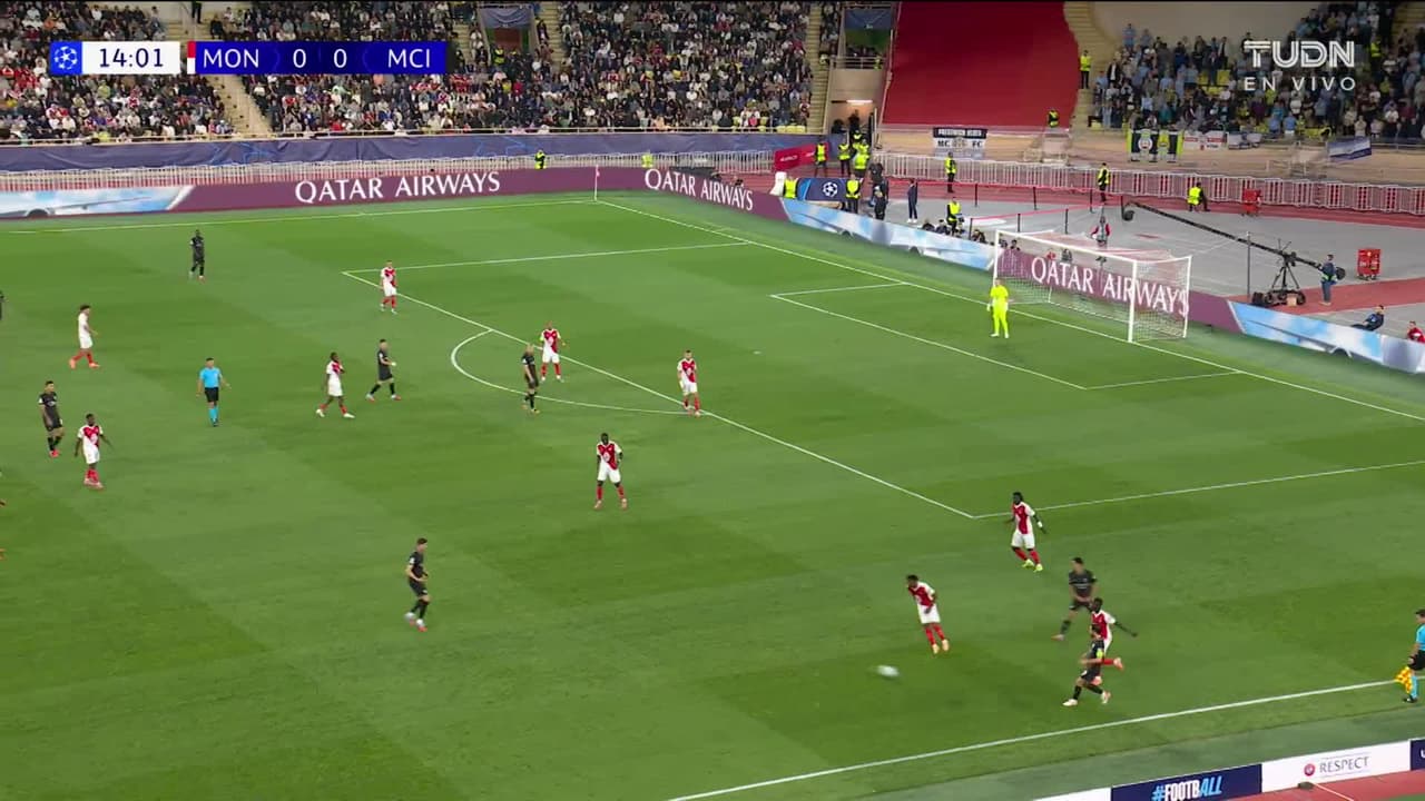 ¡GOL!  anota para Manchester City. Erling Haaland