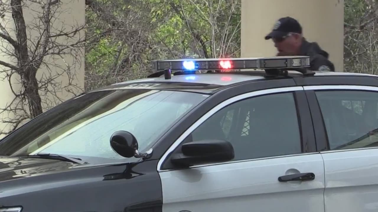 Arrestan a hombre acusado de amenazar con matar a niños frente una iglesia