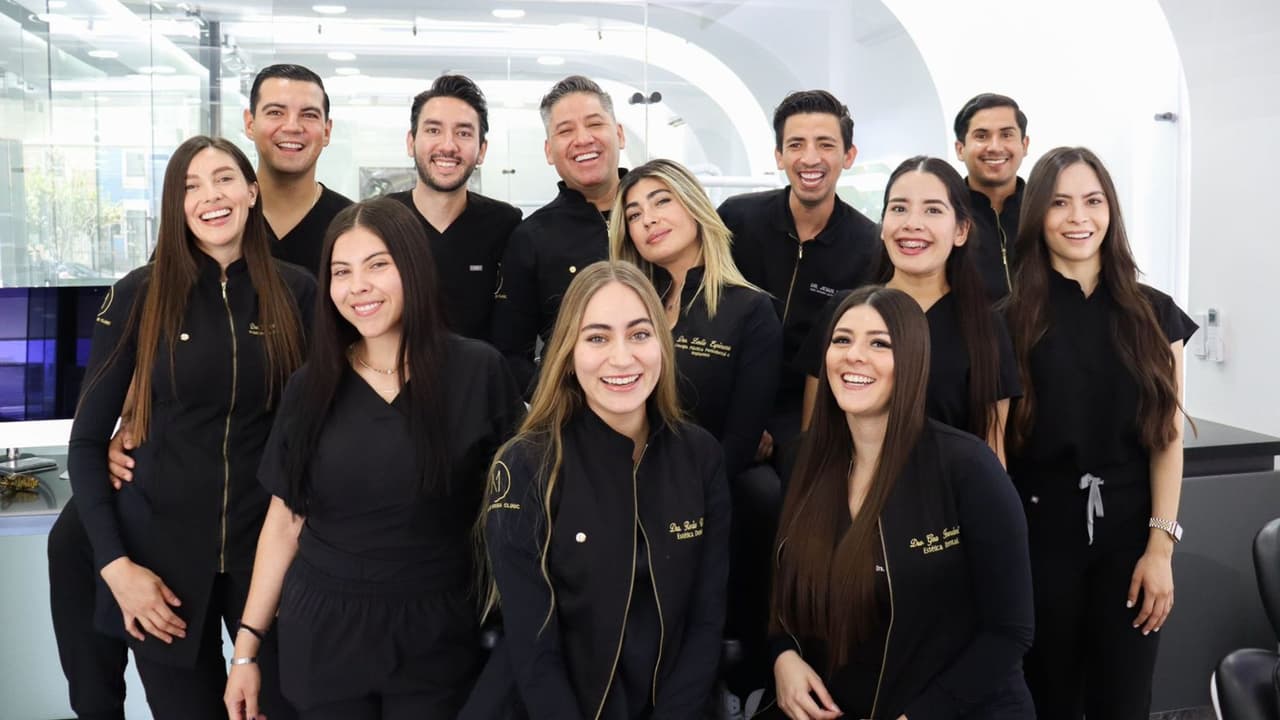 La clínica Smile Design Clinic es un imán para celebridades y artistas que confían en su habilidad.