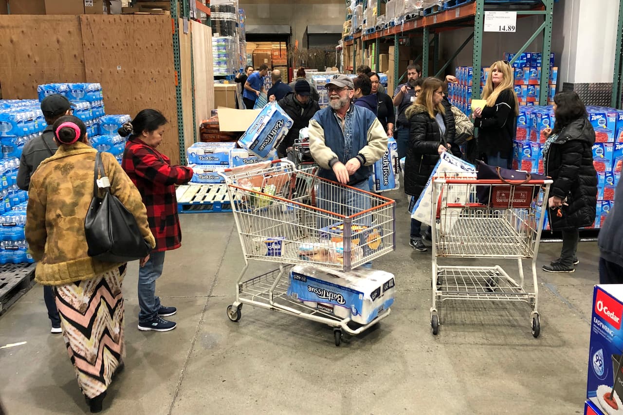 La precaución, limpieza y limitación de exposición han sido los aliados de China, país epicentro del brote, en donde ya los minimos de contagios diarios estan a menos de 10 pacientes po día, de acuerdo con datos de la
<a href="https://coronavirus.jhu.edu/map.html" target="_blank">Universidad Johns Hopkins</a>.