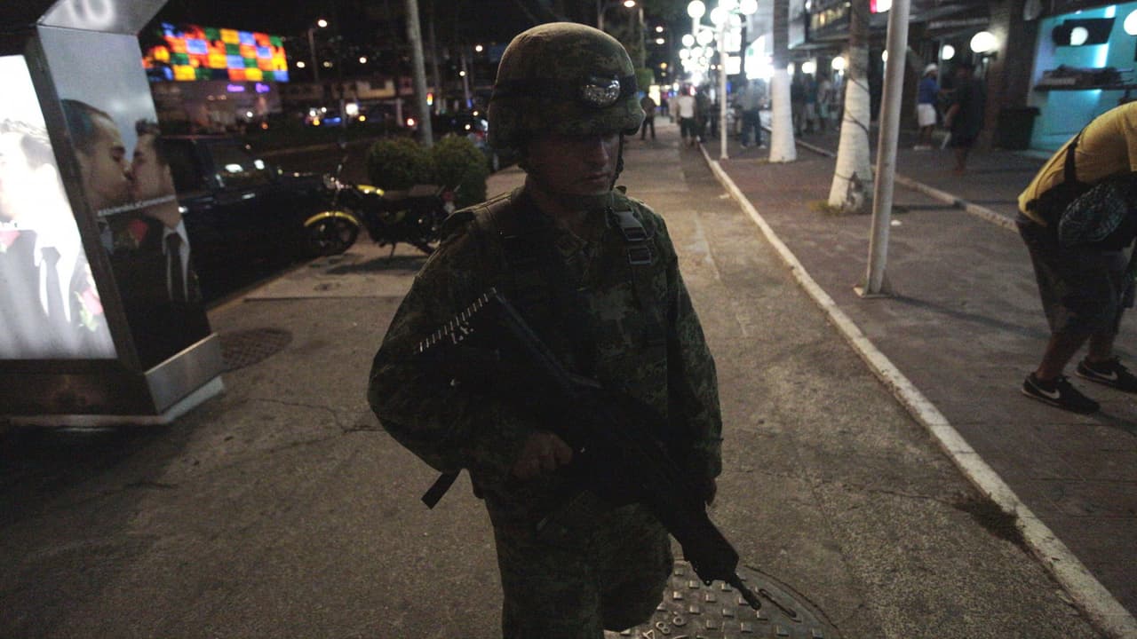 Terror por tiroteos en pleno centro turístico de Acapulco