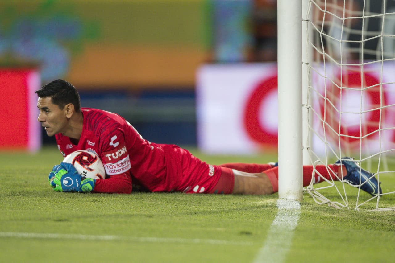 <b>Óscar Ustari (Pachuca)</b>
<br>Penales detenidos: 10
<br>Con Atlas: 3
<br>Con Liverpool Montevideo: 2
<br>Con Independiente: 2
<br>Con Getafe: 1
<br>Con Newell’s Old Boys: 1
<br>Con Sunderland: 1