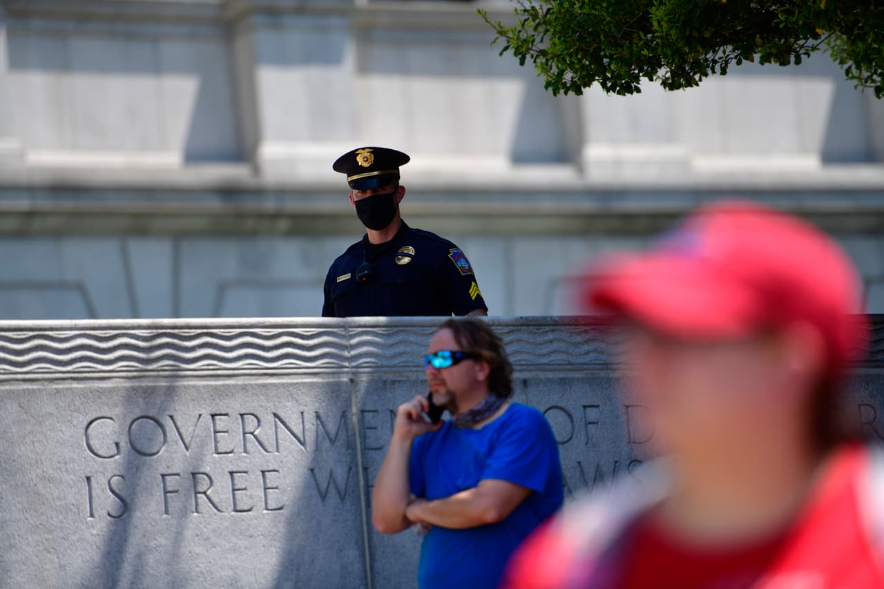 La policía aumenta su presencia en Harrisburg mientras el FBI advierte sobre amenazas y manifestaciones antes de la inauguración de Biden 