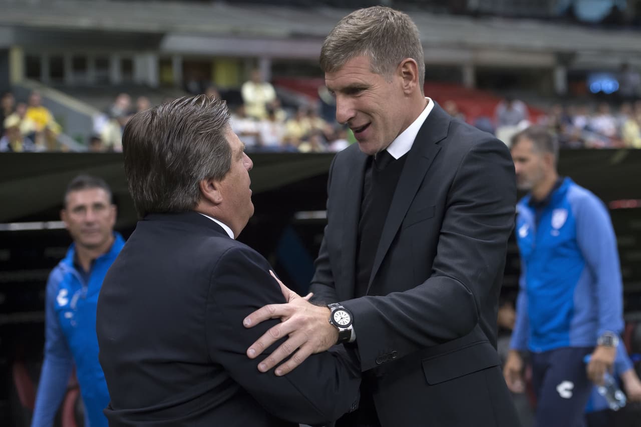 Miguel Herrera y Martín Palermo tuvieron la posibilidad de saludarse, uno fue defensa y el otro delantero, pero nunca se enfrentaron.