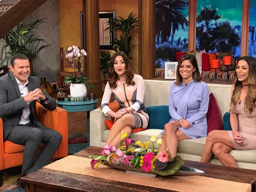 Muy emocionada, Michelle Galván recibió felicitaciones de amigos y familiares.