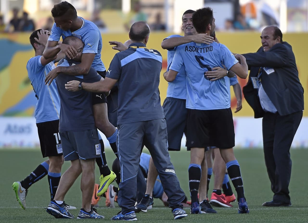 Uruguay sorprende a Brasil y avanza a final en futbol varonil en Panamericanos