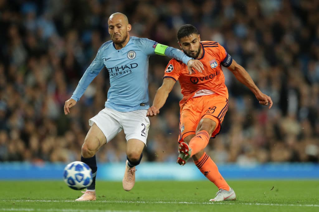 Y por si un gol no bastara, a los 43 minutos Nabil Fekir se apuntó un golazo con un tiro desde afuera del área que batió a Ederson y enmudeció al Etihad Stadium. Ganaba 2-0 el Lyon.