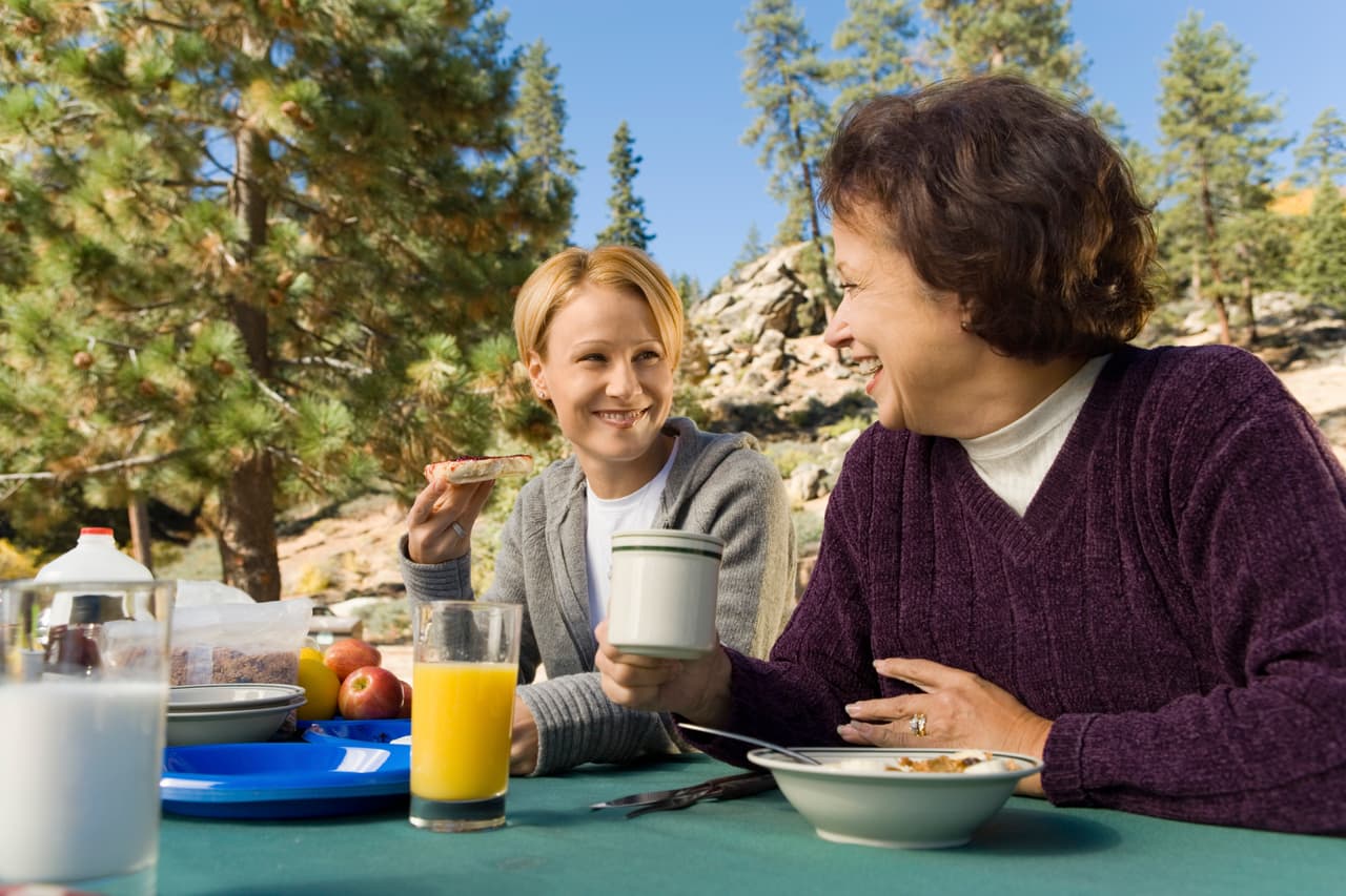 Lo mejor que puedes hacer es apelar a la cordialidad y a la simpatía. He ahí las claves.