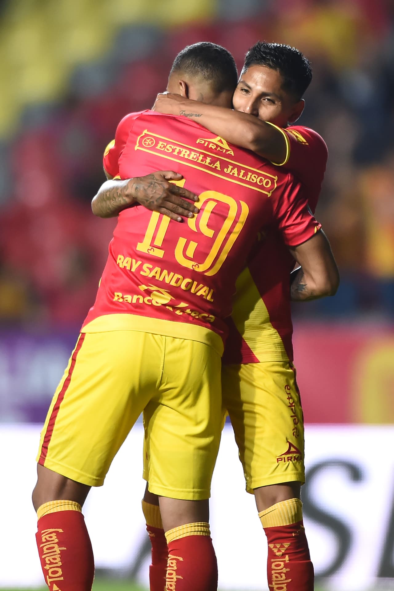 Raúl Ruidiaz y Ray Sandoval, la dinámica dupla peruana de Monarcas Morelia.