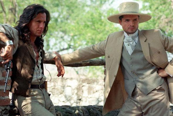 El actor Ariel López Padilla actuó en el papel de Carlos Andrés Francisco Alcázar y Valle Molina, hermano de Juan del Diablo, quien era el hijo ilegítimo de Francisco Alcázar y Valle.