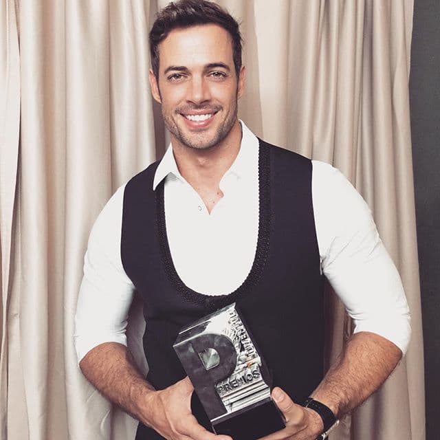 Este año William ganó en la categoría "¡Qué Actorazo!" de los "Premios Juventud" ¡y el año siguiente podría hacerlo en una categoría musical!