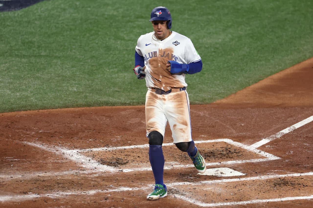 George Springer hizo la carrera de Blue Jays, la única del juego, en elevado de sacrificio del mexicano Alejandro Kirk.