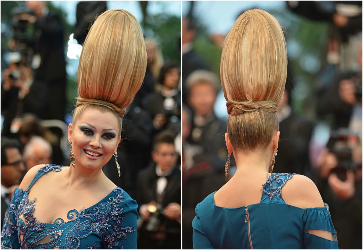 La altura del peinado del Lenina nos recuerda al peinado de la película de “La Novia de Frankestein”, el cual inspiró también a Matt Groening para crear el peculiar peinado de Marge Simpson. Los recogidos cardados de los años 60 – mucho menos altos – te pueden servir como inspiración si tu deseas un recogido con volumen y altura menos exagerado que el de Elena Lenina.