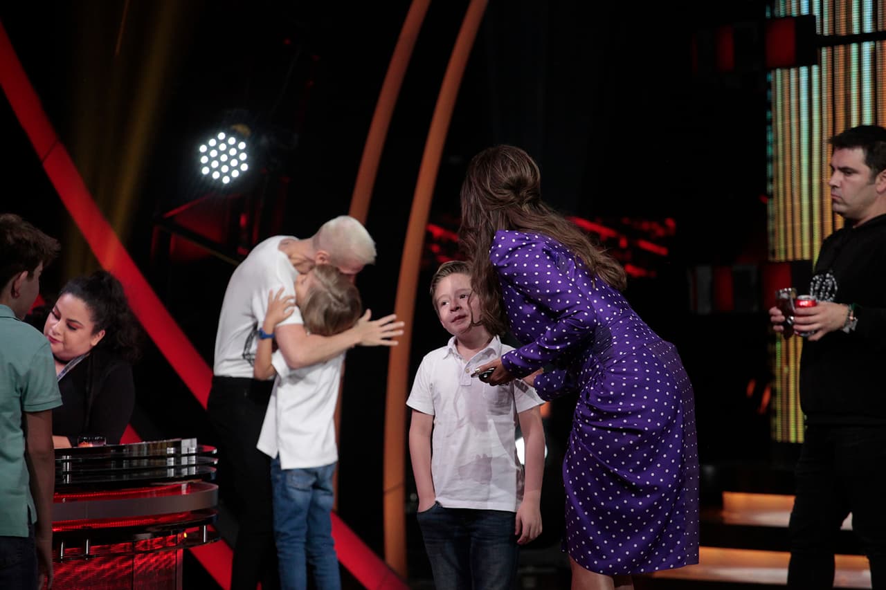 Aunque parece que su visita respondía a otra razón: en realidad se debió a que querían ver a dos mujeres que son sus "novias".