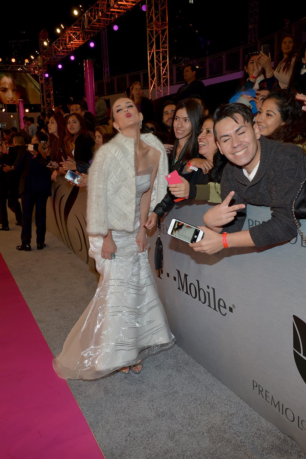 Jaqueline andaba muy amorosa con todos.