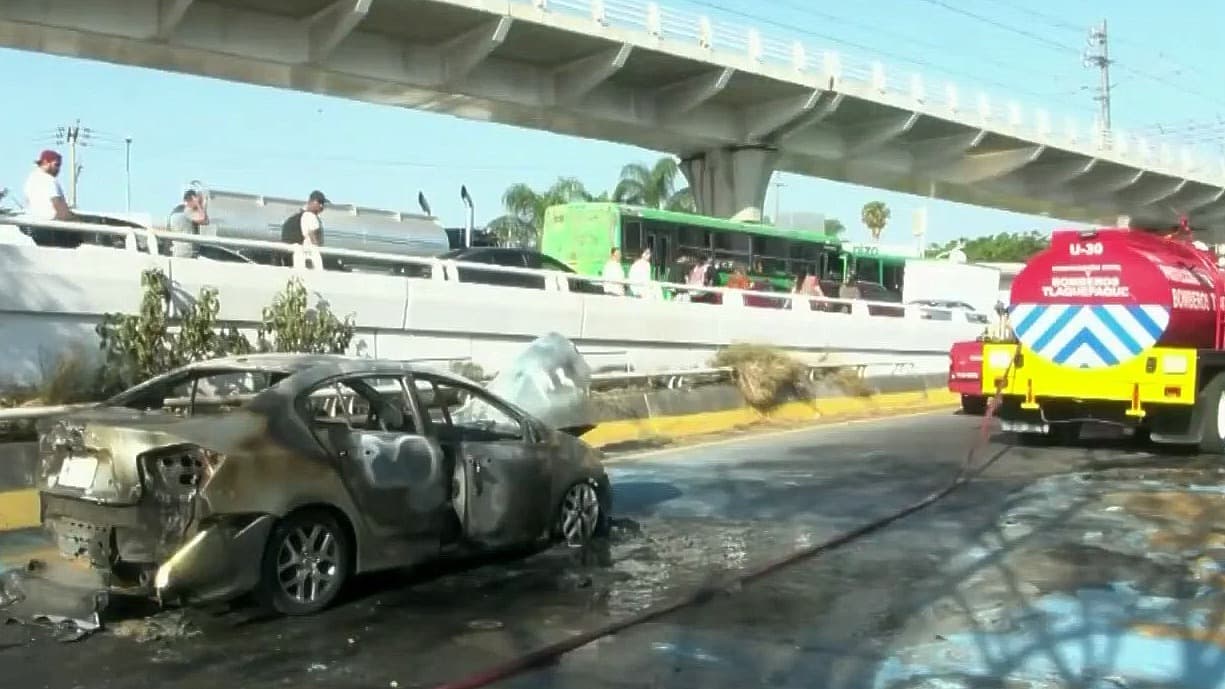 Roban 631 vehículos tras caída de "El Mencho" para actos vandálicos en varios estados de México