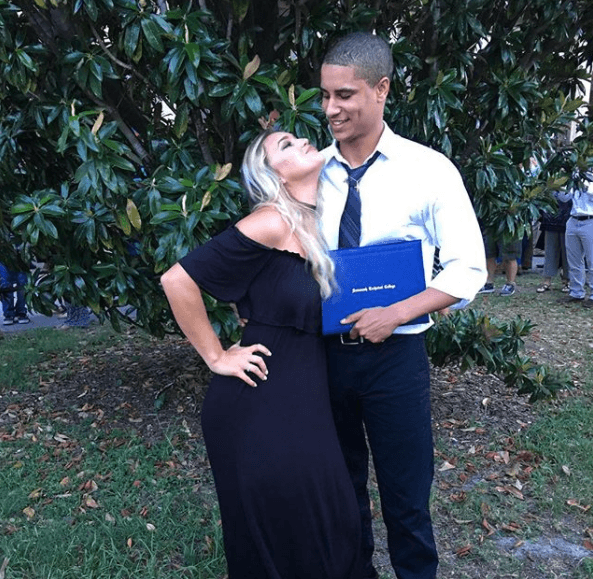 De acuerdo con el mismo portal de BuzzFeed, Gober comentó que no esperaban que se volviera viral este hecho y que además, todos estaban sorprendidos de que una celebridad hubiera preguntado quién era ella.