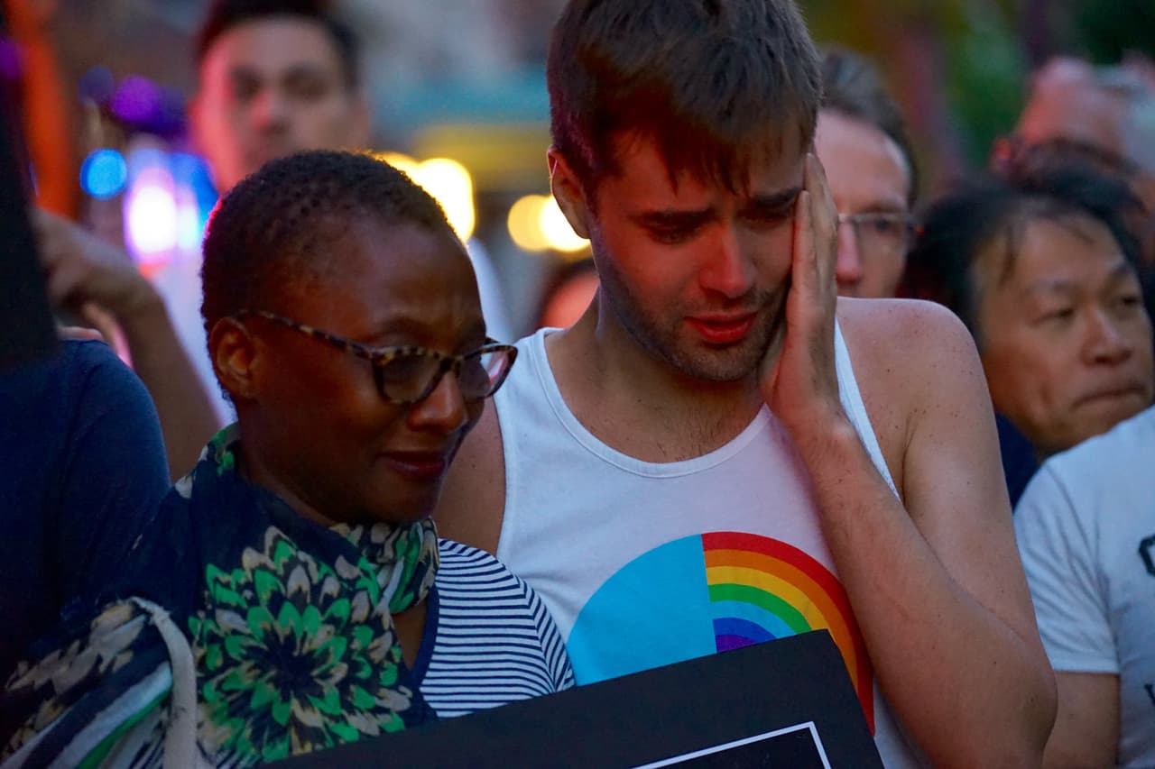 El dolor del ataque trascendió fronteras y razas.