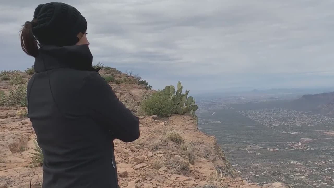 <h3 class="cms-H3-H3">Lost Dutchman</h3>
<br>El nombre se debe a una gran mina de oro perdida, leyenda rodeada de misteriosas muertes. Hoy ofrece espacios para senderistas de todos niveles y espectaculares vistas.